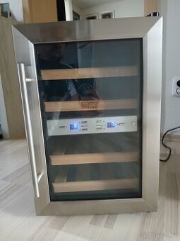 Polovodičová vinotéka 2-zónová na 12 lahví