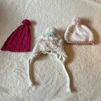 3x dívčí čepice- Lindex, HM, bez značky- 92-104