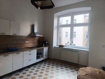 Pronájem prostorného bytu 3+1, Tř. Svobody, Olomouc