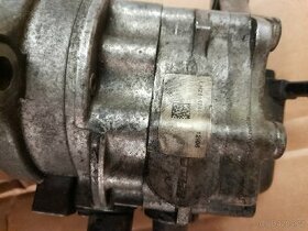 Servočerpadlo BMW 7