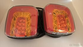 Univerzální zadní LED světlo – 2 kusy 12V / 24V