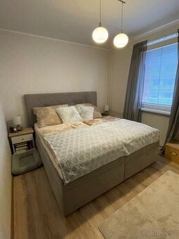 Čalouněná postel Blanář šedá 180x200