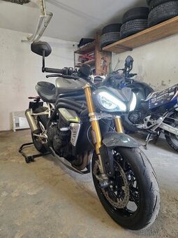 Triumph speed triple 1200rs