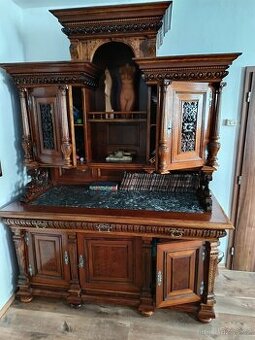 starožitný nábytek