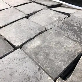 Koupím starší betonovou dlažbu 50x50cm