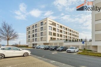 Prodej družstevního bytu 2+kk s lodžií a komorou – 55,6 m² –