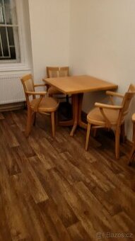 Stoly a židle do restaurace