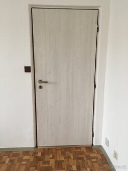 Dveře interiérové 80 (pravé)