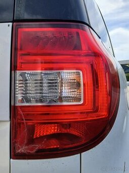 Poptávám škoda yeti zadni led svetla