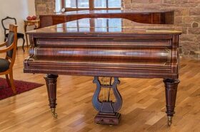 Historický klavír Erard rok výroby 1875 