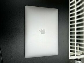 MacBook Pro 2017, 13”, 8GB - 1