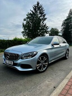Mercedes Benz W205 C220 první majitel