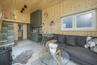 Novostavba tiny house s loftem – ihned k odběru