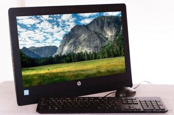komplet PC v monitoru i3 8GB 256 SSD příslušenství