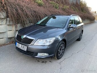 Škoda Octavia combi 1.6 TDi koupeno nové v ČR