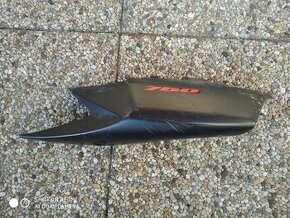Suzuki GSX-R 750 podsedlovy plast