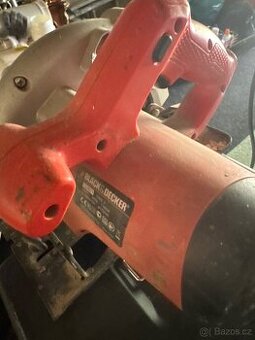 Prodám elektrickou kotoučovou pilu Black+Decker