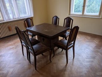 Velký jídelní set s rozkládacím stolem