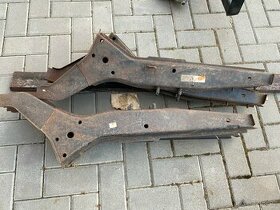 Lada Vaz, přední nosníky, nové originální, Tel 608 445 411
