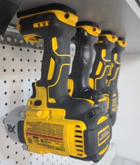 Držáky na naradi 20-18v – dewalt kompatibilní