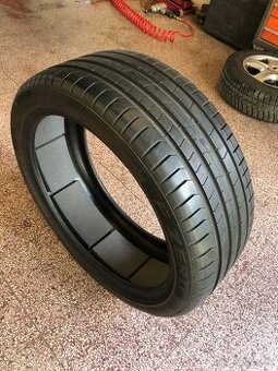 255/40 R 21 Pirelli