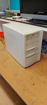 Retro počítač Celeron 800 mhz, 256 MB ram, Windows 98