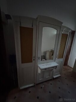 Šatní skříň