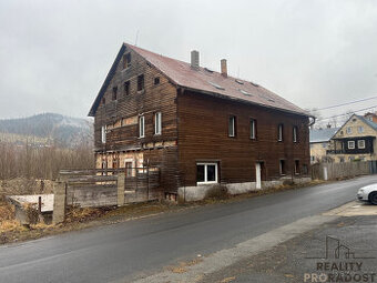 Prodej domu k rekonstrukci k podnikání nebo na bydlení ve Ve