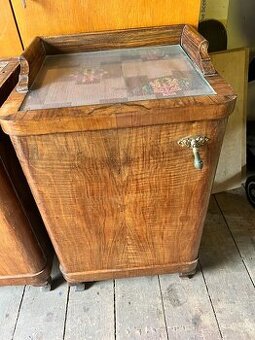 Starožitný nábytek