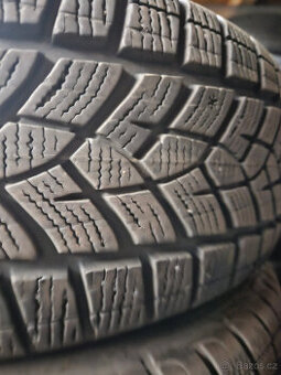 215/65R17 99V UltraGrip Performance + SUV GOODYEAR