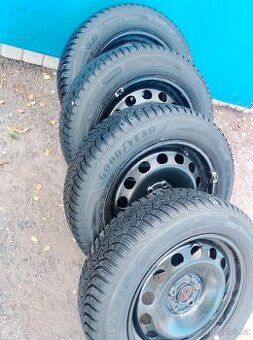 205/60R15 93h