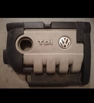 Passat B6 kryt motoru
