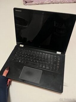 Lenovo Yoga – dotykový, plně otočný notebook + aktivní Win10