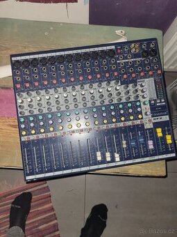 MixáK Soundcraft efx-12