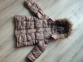 Dívčí zimní bunda velikost 104