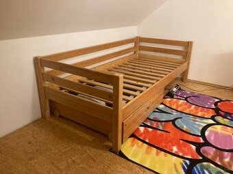 Postelový rám z masivu + zásuvka