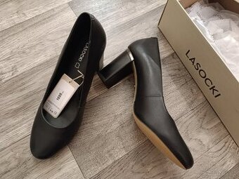 Nové kožené lodičky 38