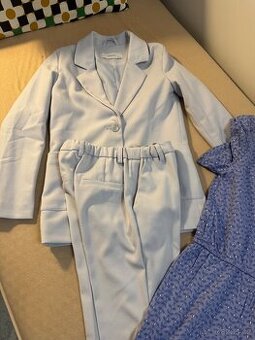 Dívčí mikiny, svetříky, kalhoty, trička na v. 120 - 135 cm