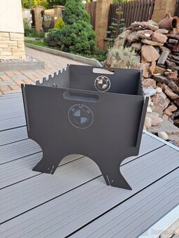 Kompaktní skládací gril / mangal