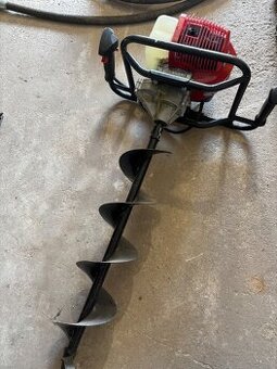 Motorový zemní vrták HECHT 2-takní