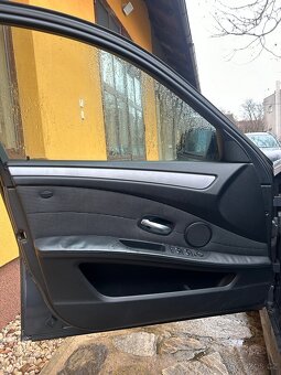 Bmw e61 facelift - tapce dveří