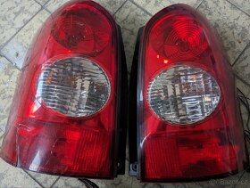 Mazda MPV zadní světla