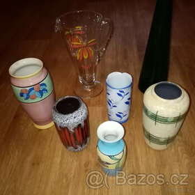 Prodám staré skleněné a keramické vázy.