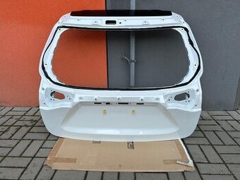 kufrové dveře yaris cross