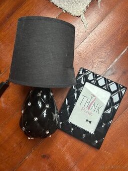 Lampicka cerna s kaminky + ramecek