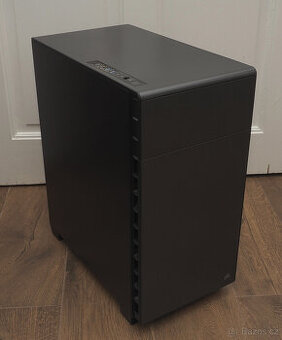 PC bedna Corsair Carbide 600q - 1