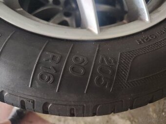 R25 205/60 Nissan Primera