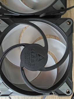 Arctic  p12 pwm