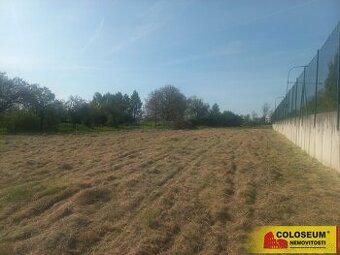 Sebranice - zahrada, 2000 m2, příjezdová asfaltová komunikac