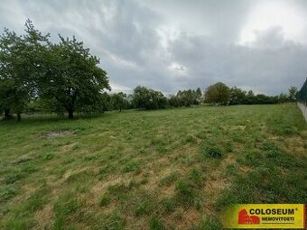Sebranice - zahrada, 2000 m2, příjezdová asfaltová komunikac